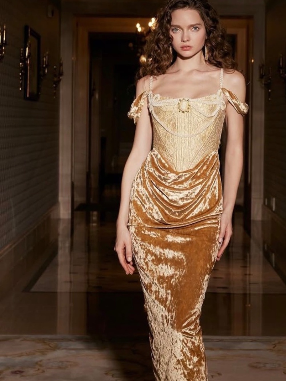 LaceMade corset dress Medusa Corset Dress with broach - Picture 3 of 5
